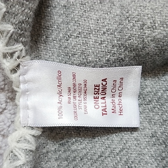 Beautiful Ruana very soft one size - Picture 3 of 4